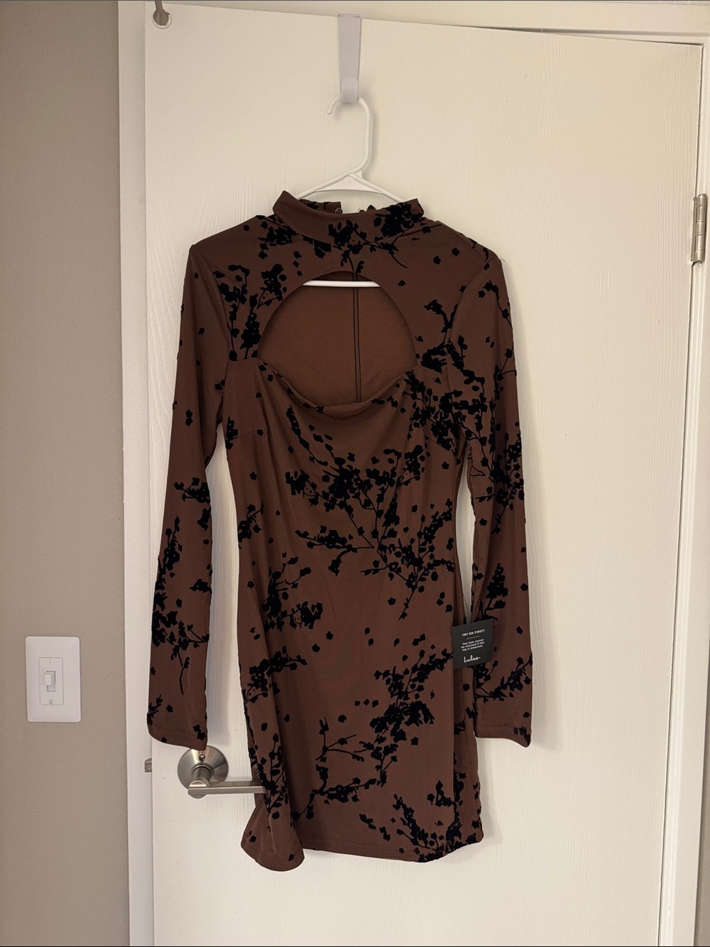 Lulu's Brown Long-Sleeve Cutout Floral Dress